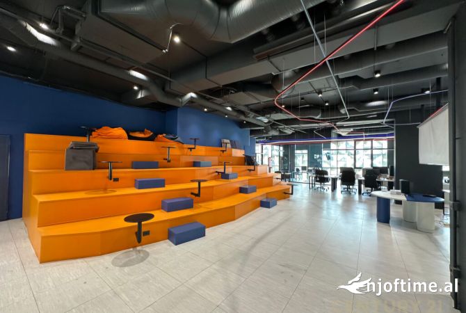 Ambiente Commerciale in Affitto 3+1 a Tirana - 12,000 Euro