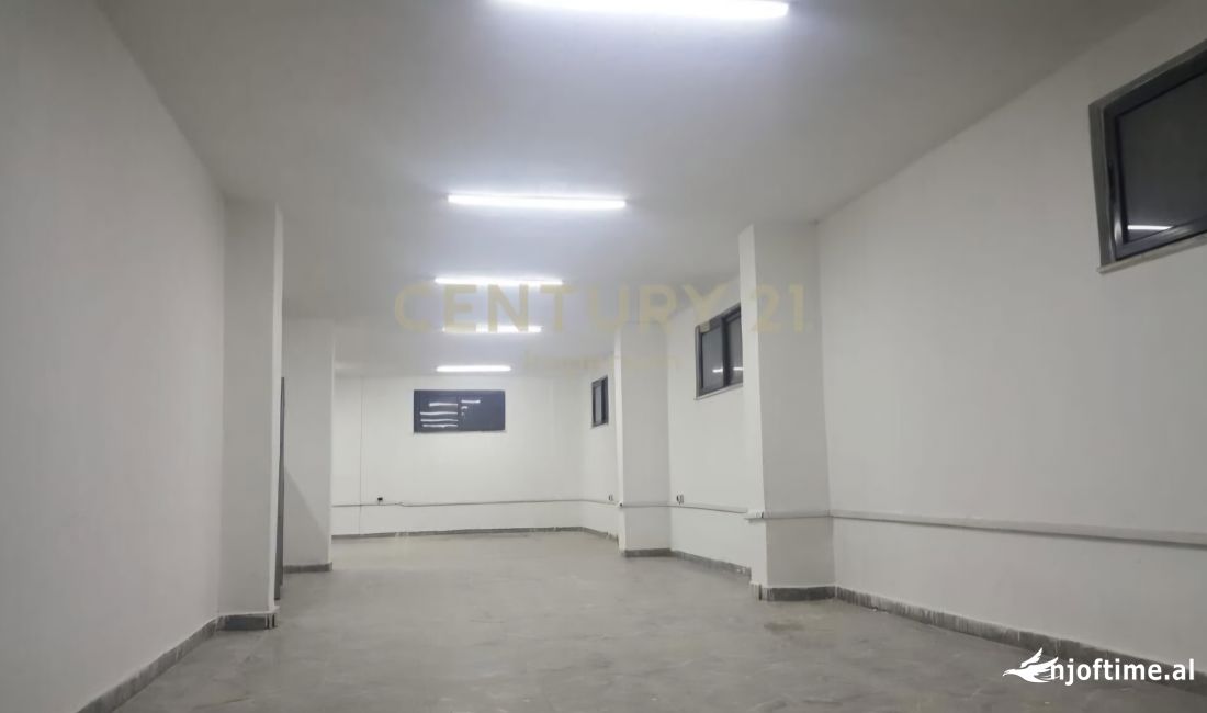 Njesi Komerciale per Shitje tek Medreseja - Tirana