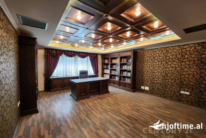 Ambiente Commerciale in Vendita 3+1 a Tirana - 500,000 Euro