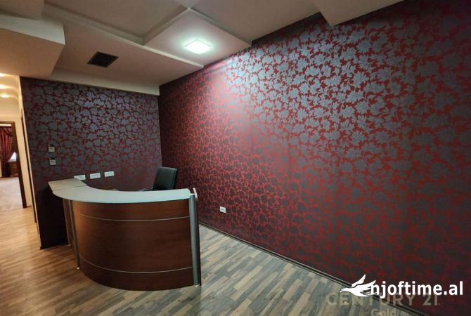 SHITET AMBIENT ZYRASH ME 2 POSTE PARKIMI TEK ZOGU I ZI