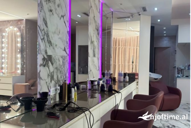 Shitet Biznes Parukeri & Estetike ne Rrugen e Kosovareve, Tirane!