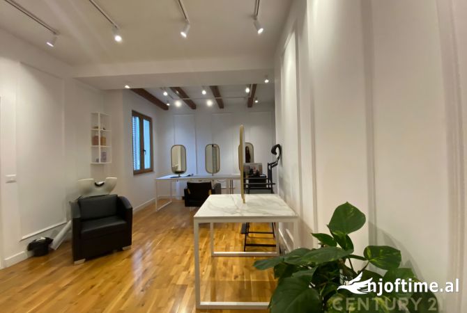 Shitet Biznesi i Estetikes dhe Spa ne Zonen Prestigjoze te Ish-Bllokut!