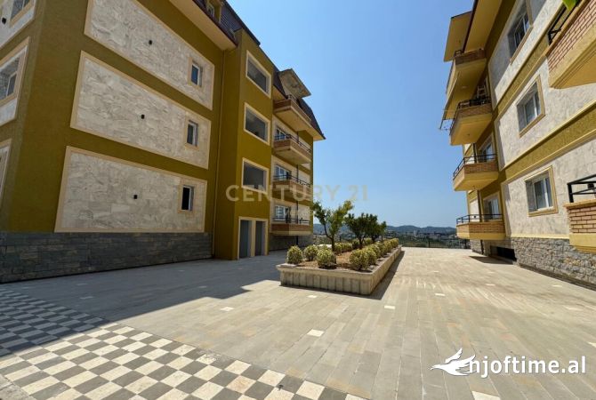 Ambiente Commerciale in Affitto 1+1 a Tirana - 10,000 Euro