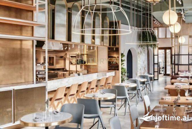 Bar-Restorant per Qira ne Komunen e Parisit, Tirane