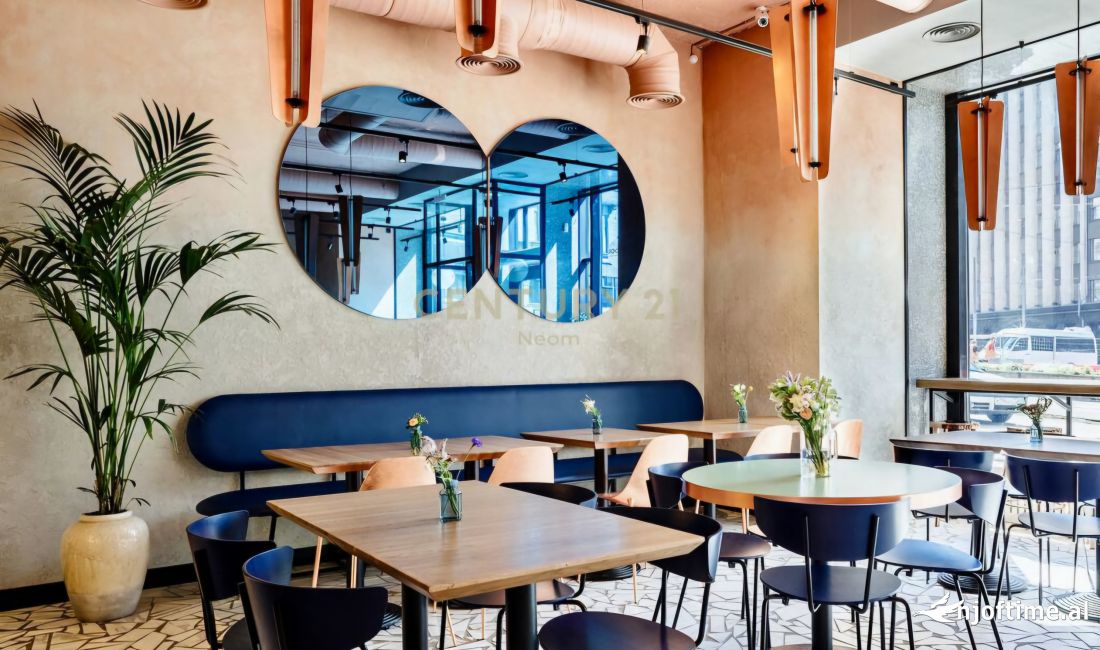 Bar-Restorant per Qira ne Komunen e Parisit, Tirane