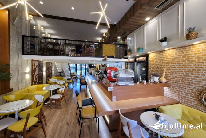 Ambiente Commerciale in Affitto 2+1 a Tirana - 2,200 Euro