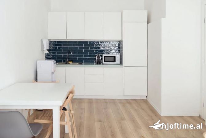 Ambient Zyre per Qira prane Ministrise se Drejtesise