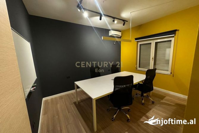 Ambiente Commerciale in Affitto 3+1 a Tirana - 550 Euro