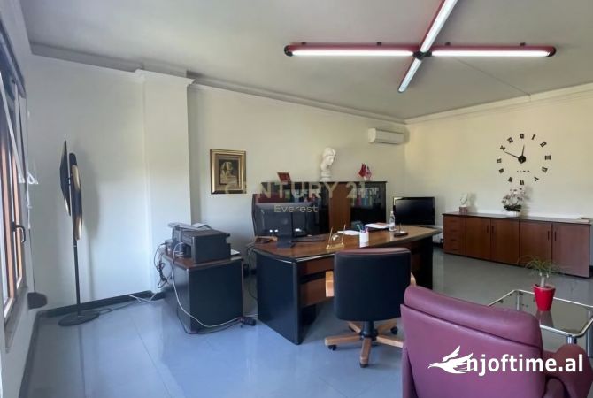 Ambient per Zyra me Qira - Rruga e Elbasanit, Tirana