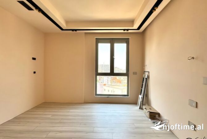 Ambient per Zyra me Qira - Rruga e Kavajes, Tirana