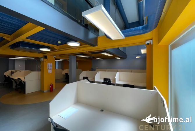 Ambient per Zyra me Qira tek Rruga e Barrikadave