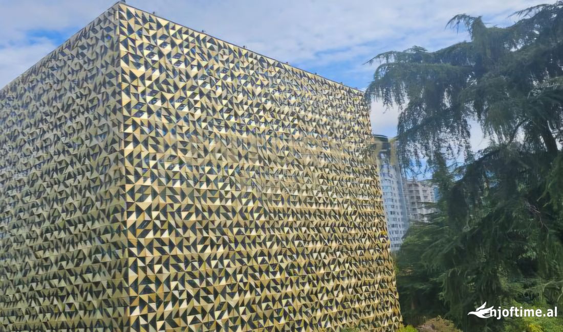 Jepet me Qira Ambient per Zyra ne Ish-Bllok - Rruga "Vaso Pasha"