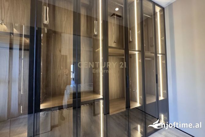 Appartamento in affitto a Tirana 2+1, Arredato