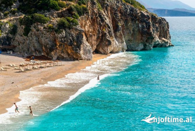 TOKË NË SHITJE PRANË KANIONIT TË GJIPESE