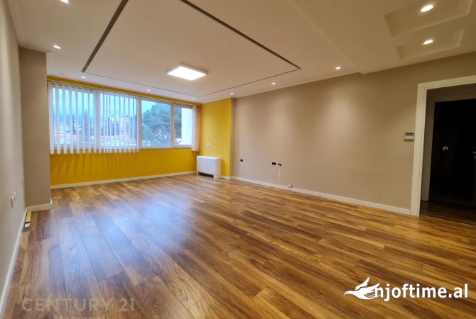 APARTAMENT PËR ZYRA ME QIRA 3+1+2, RRUGA E ELBASANIT
