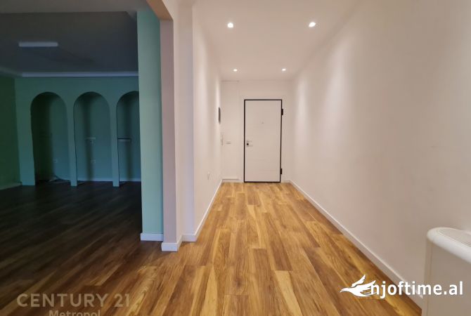 APARTAMENT PER ZYRA ME QIRA 3+1+2, RRUGA E ELBASANIT