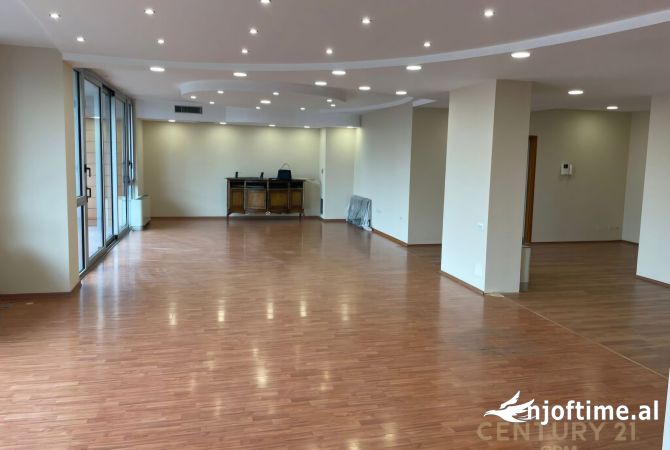  JAPIM ZYRE ME QIRA TEK ETC! OFFICE FOR RENT AT ETC!