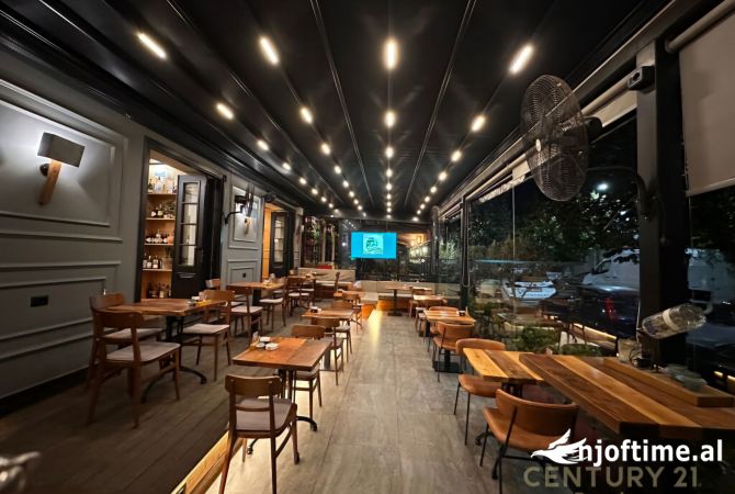 Ambiente Commerciale in Vendita 2+1 a Tirana - 30,000 Euro