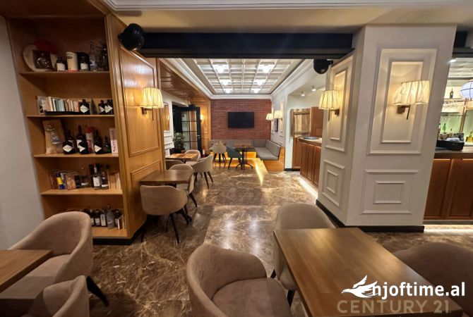 Ambiente Commerciale in Vendita 2+1 a Tirana - 30,000 Euro