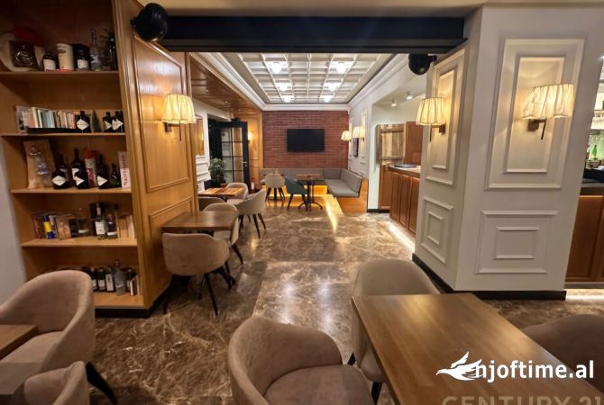 Ambiente Commerciale in Vendita 2+1 a Tirana - 30,000 Euro