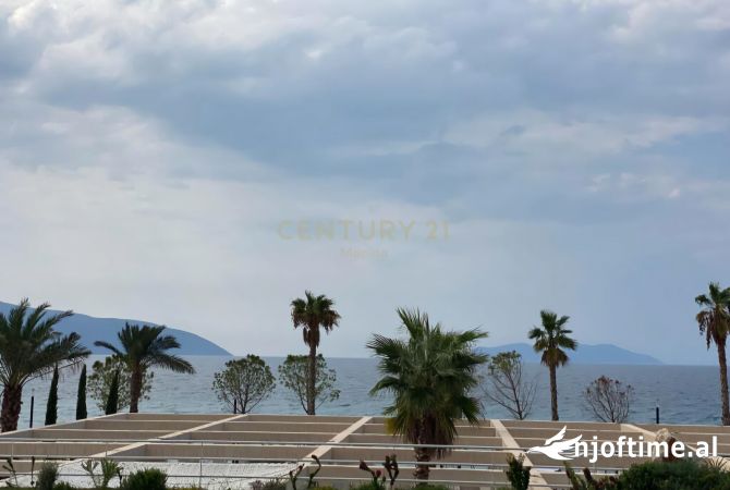 Ambiente Commerciale in Vendita 1+1 a Valona - 2,121,400 Euro