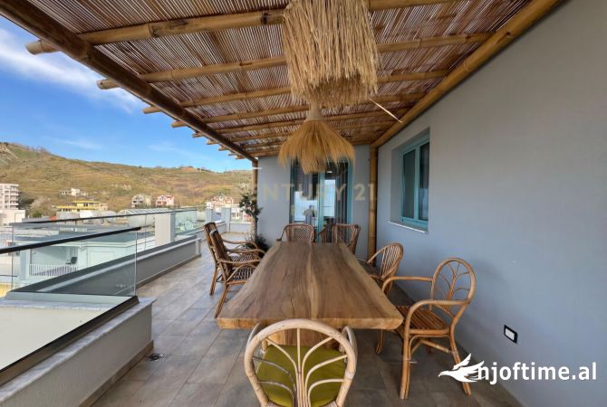 Shtepi ne shitje Penthose(kati i fundit panoramik) ne Durres, 2+1, Mobilimi E mobiluar, Pagesa 400,000  Euro.