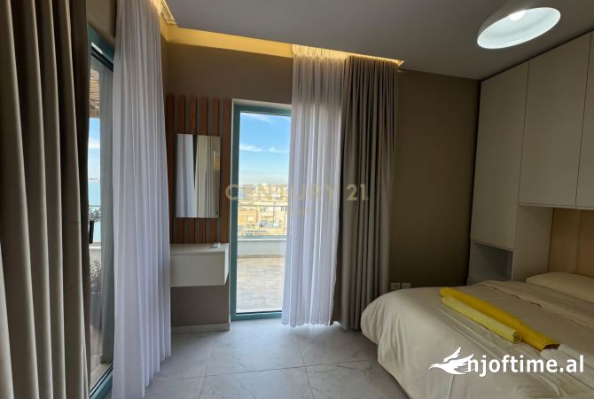 Shtepi ne shitje Penthose(kati i fundit panoramik) ne Durres, 2+1, Mobilimi E mobiluar, Pagesa 400,000  Euro.