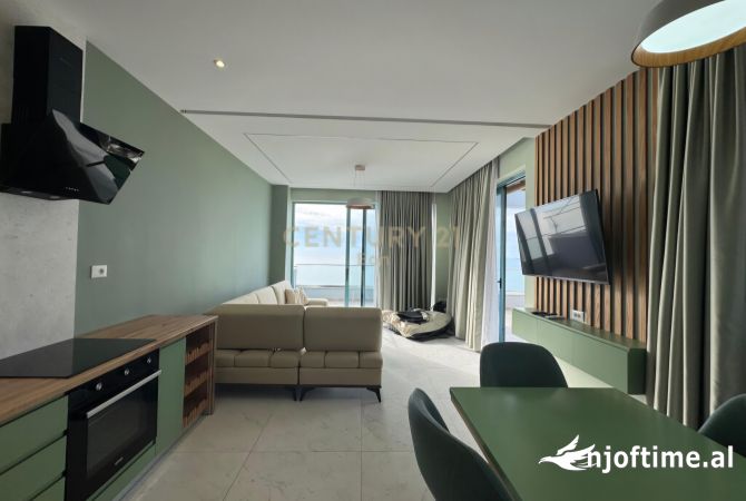 Shtepi ne shitje Penthose(kati i fundit panoramik) ne Durres, 2+1, Mobilimi E mobiluar, Pagesa 400,000  Euro.