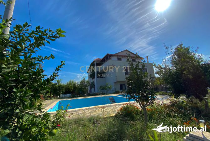 Business Property in Sale 5+1 in Durres - 1,300,000 Euro