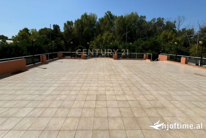 Business Property in Sale 5+1 in Durres - 1,300,000 Euro