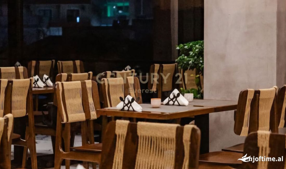 HOTEL PER SHITJE NE QENDER TE SARANDES | HOTEL FOR SALE IN THE CENTER OF SARANDA