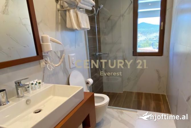 Business Property in Sale 5+1 in Saranda - 4,500,000 Euro