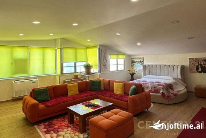 Shtepi ne shitje Penthose(kati i fundit panoramik) ne Lezhe, 3+1, Mobilimi E mobiluar, Pagesa 266,000  Euro.