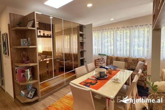 Shtepi ne shitje Penthose(kati i fundit panoramik) ne Lezhe, 3+1, Mobilimi E mobiluar, Pagesa 266,000  Euro.