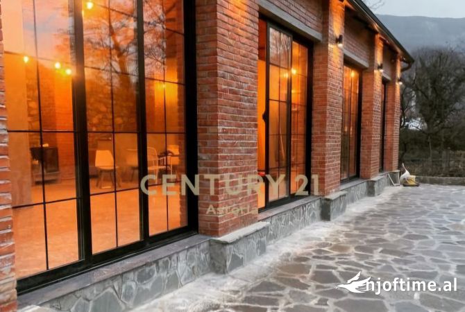 Ambiente Commerciale in Affitto 2+1 a Tirana - 1,000 Euro