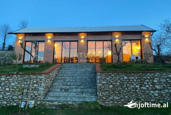 Ambiente Commerciale in Affitto 2+1 a Tirana - 1,000 Euro