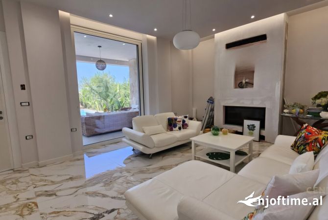 Shtepi ne shitje Vila Luksoze ne Durres, 7+1, Mobilimi E mobiluar, Pagesa 2,600,000  Euro.