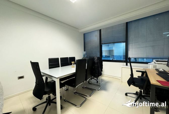 Ambient biznesi ne shitje 3+1 ne Tirane - 350,000 Euro