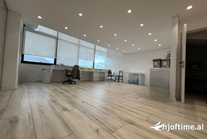   🏢 NJESI KOMERCIALE PER SHITJE TEK AMERIKAN 3! | COMMERCIAL UNIT FOR SALE AT AMERIKAN 3!