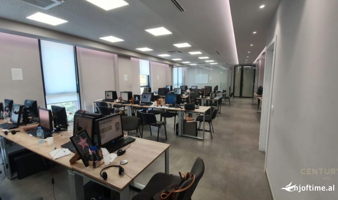 🏢 NJESI BIZNESI DHE 2 POSTE PARKIMI PER SHITJE TEK STADIUMI DINAMO! 💼 | COMMERCIAL UNIT!!!!!