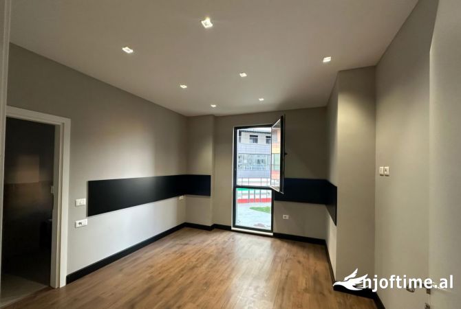   🏢 ZYRA MODERNE ME PARKIM PER QIRA – RRUGA E KOSOVAREVE | MODERN OFFICE WITH PARKING FOR RENT!!!