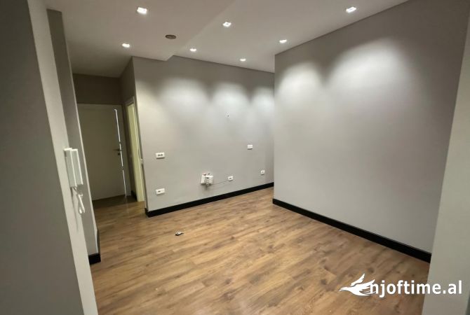   🏢 ZYRA MODERNE ME PARKIM PER QIRA – RRUGA E KOSOVAREVE | MODERN OFFICE WITH PARKING FOR RENT!!!