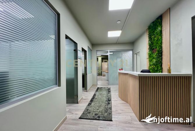 🏙️ AMBIENT MODERN ZYRASH ME QIRA – 300 M2 NE ZONEN E BLLOKUT! | 🏙️ MODERN OFFICE SPACE FOR RENT!!!
