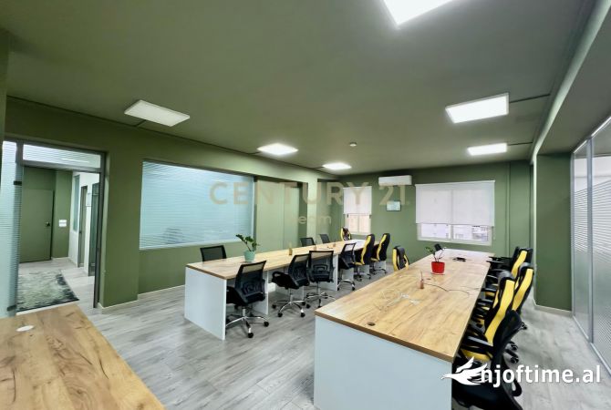 🏙️ AMBIENT MODERN ZYRASH ME QIRA – 300 M2 NE ZONEN E BLLOKUT! | 🏙️ MODERN OFFICE SPACE FOR RENT!!!