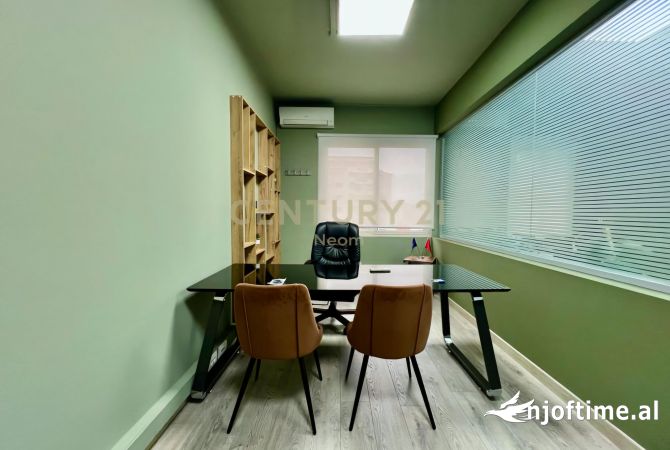 🏙️ AMBIENT MODERN ZYRASH ME QIRA – 300 M2 NE ZONEN E BLLOKUT! | 🏙️ MODERN OFFICE SPACE FOR RENT!!!