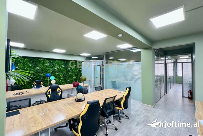 🏙️ AMBIENT MODERN ZYRASH ME QIRA – 300 M² NË ZONËN E BLLOKUT! | 🏙️ MODERN OFFICE SPACE FOR RENT!!!