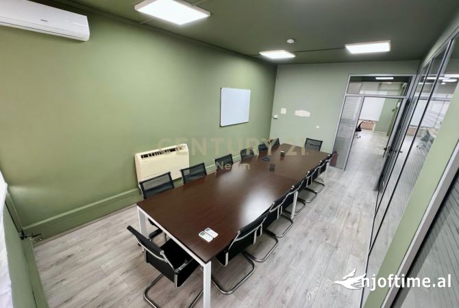 🏙️ AMBIENT MODERN ZYRASH ME QIRA – 300 M2 NE ZONEN E BLLOKUT! | 🏙️ MODERN OFFICE SPACE FOR RENT!!!