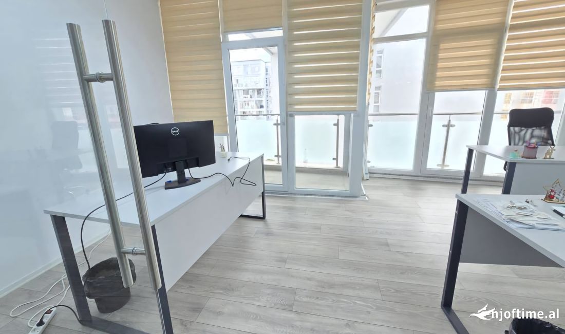 🏢 JAPIM ZYRE ME QIRA TEK KOMUNA E PARISIT, KIKA 2 | OFFICE FOR RENT AT KOMUNA E PARISIT, KIKA 2