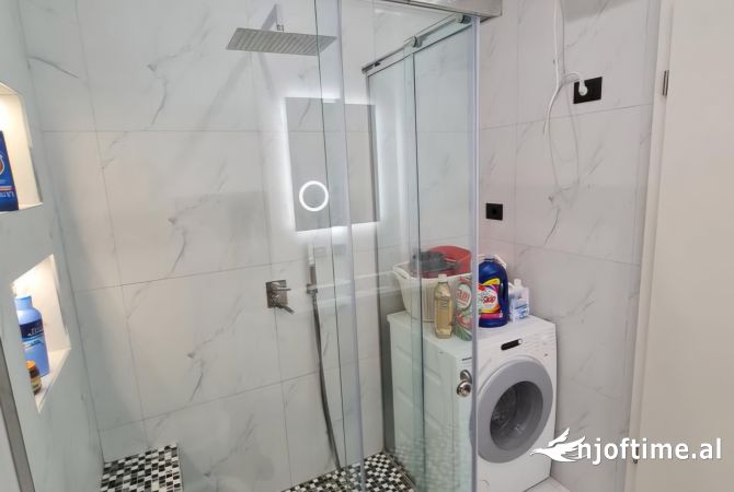 Appartamento in affitto a Tirana 2+1, Arredato