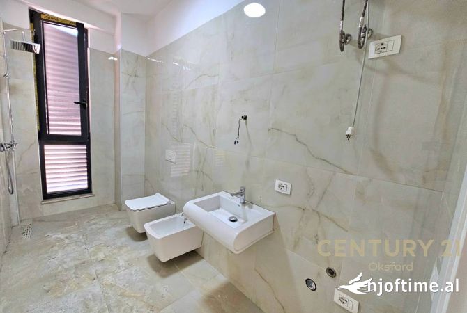 ✨ Jepet me qira ambient komercial open space prane qendres – Rruga Barrikadave !!!